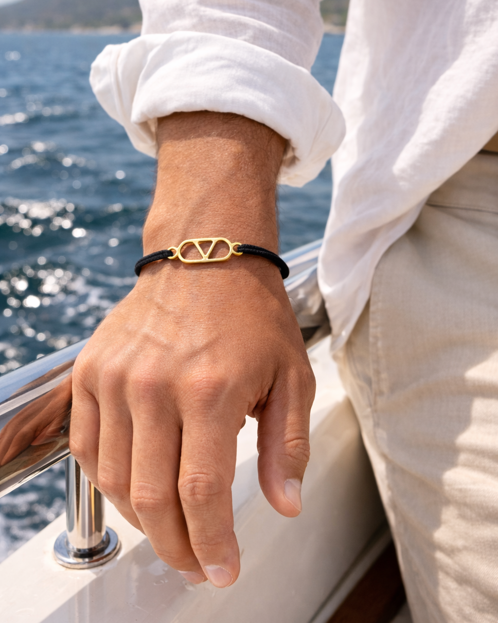 'V' Bracelet